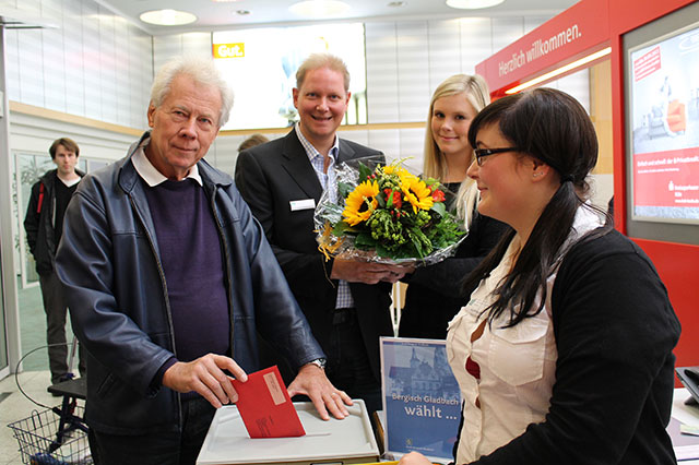 Blumen für 20.000 Briefwähler Bergisch Gladbach knackt Rekord