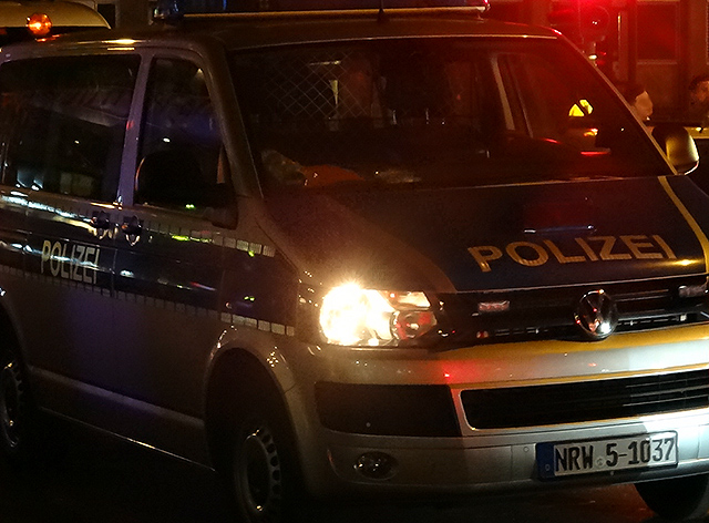 Bewaffneter Raubüberfall in der Nähe der Hans-Zanders-Straße – hochwertige Armbanduhr und weitere Wertgegenstände gestohlen