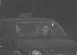 Polizei fahndet mit "Blitzerfotos" nach den Tatverdächtigen