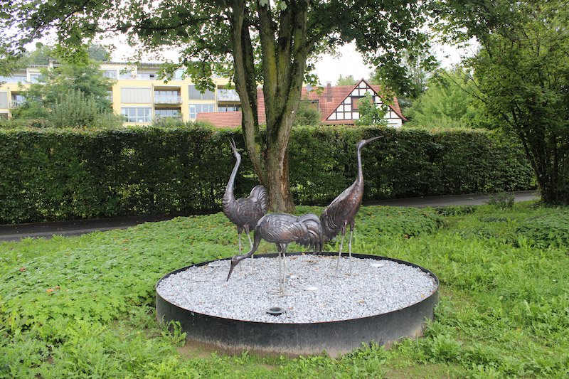 Kranichskulpturen aus dem Buchmühlenpark gestohlen