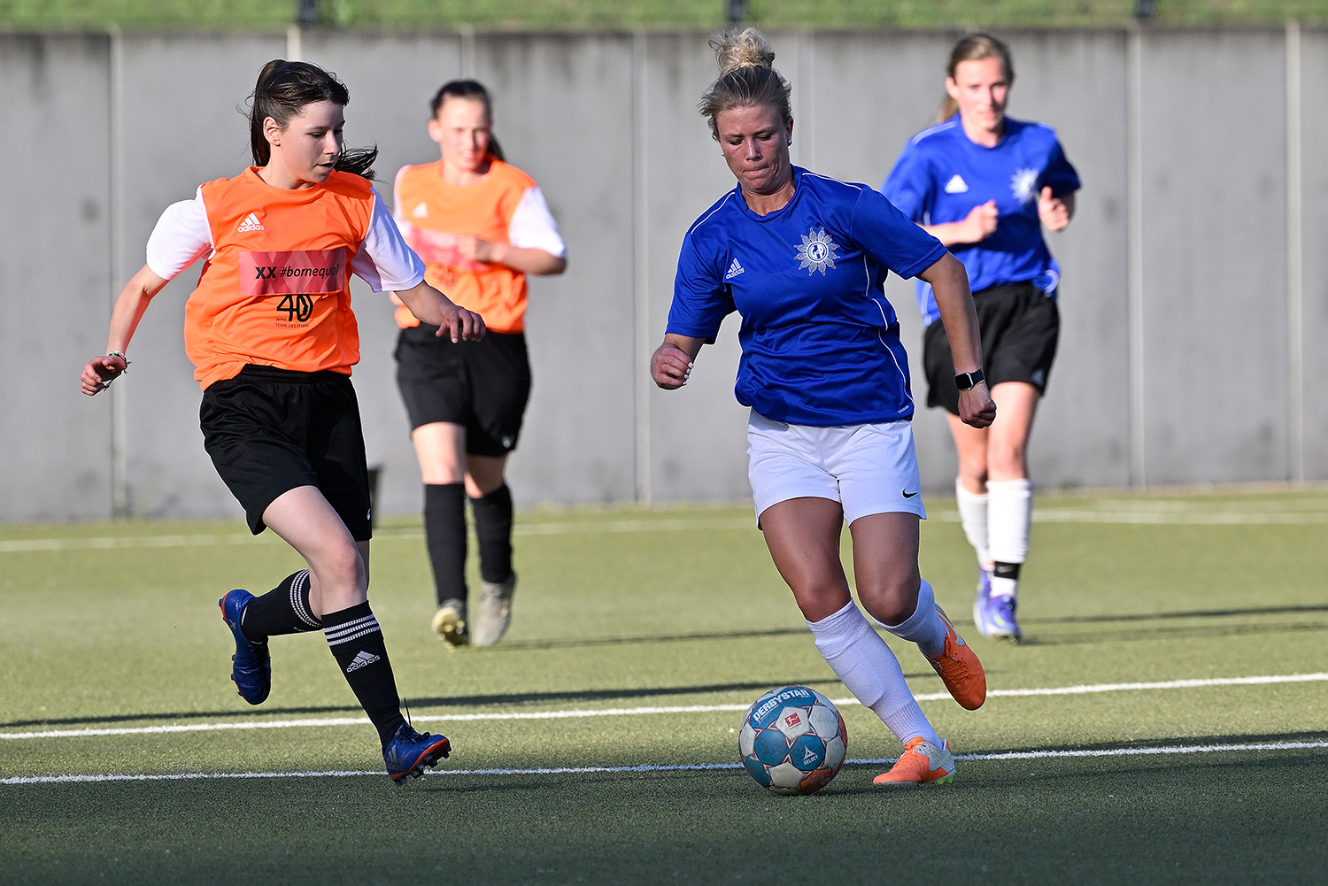 <strong>Großer Tag für den Mädchen- und Frauenfußball mit Probetraining und Benefiz-Spiel in der BELKAW-Arena</strong>