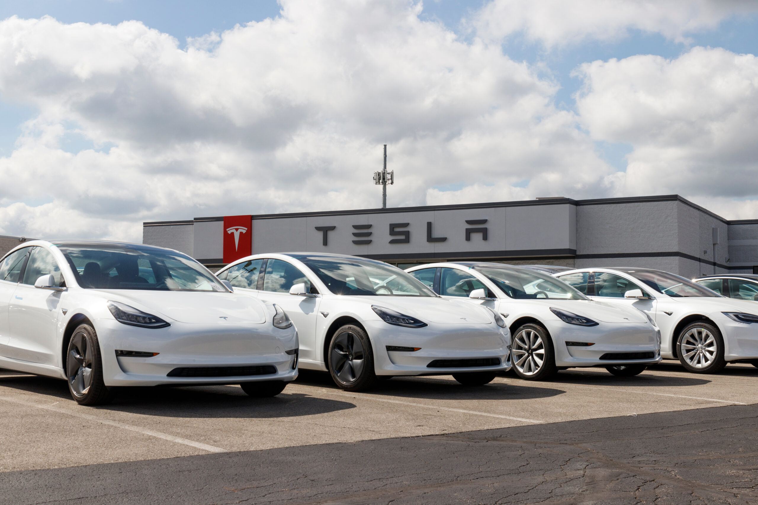 Verkauf: Immer mehr Tesla-Besitzer bleiben auf ihrem E-Auto sitzen