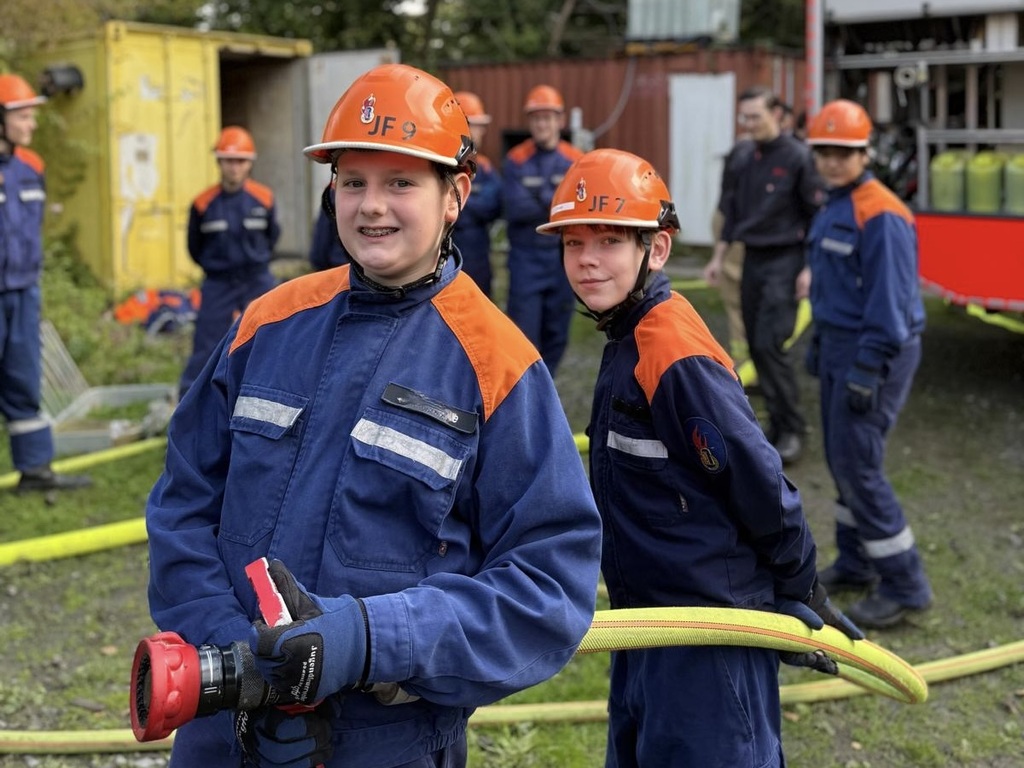 Jahresabschlussübung der Jugendfeuerwehr Bergisch Gladbach