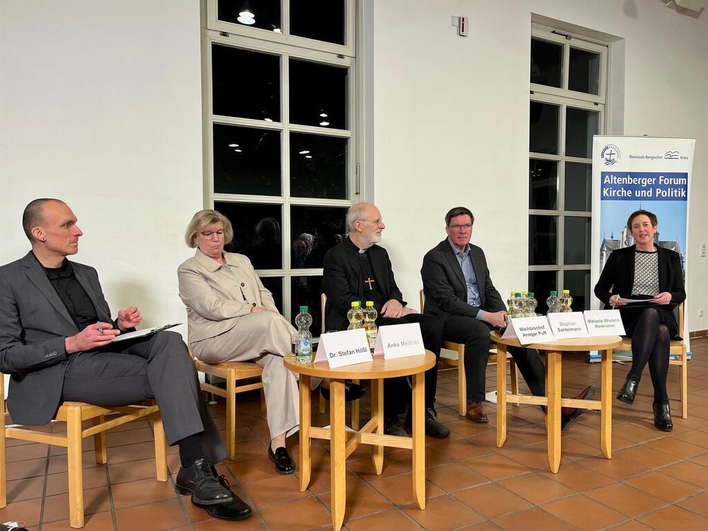 pm_205_30.-jahre-altenberger-forum(1)